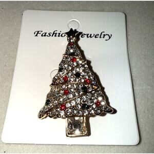 NWT Goldtone Rhinestone Christmas Tree Brooch Pin